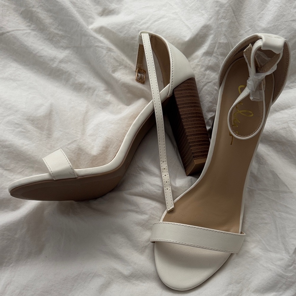 NEVER WORN Lulus White Block Heel Sandals with Ankle Strap